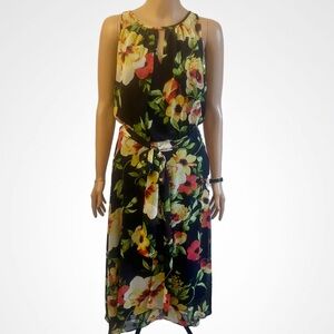 Chic Floral Keyhole Dress Size 12